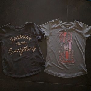 2 girls short sleeved shirts